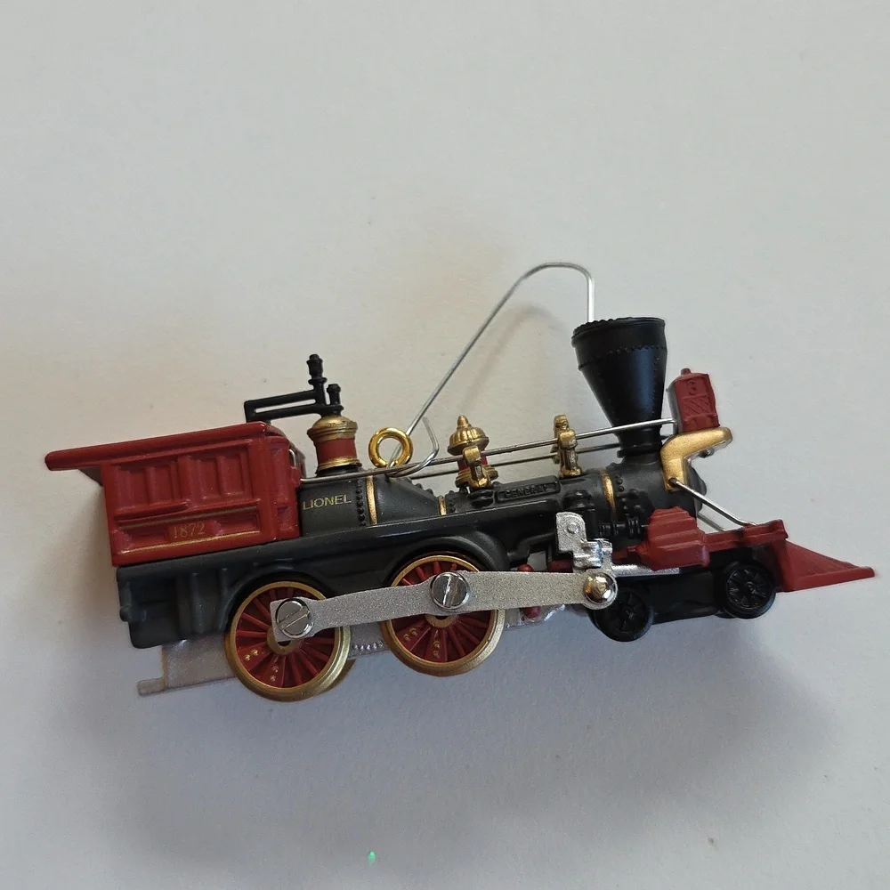 Hallmark Ornament - Lionel Train 2000 - 5th In Series